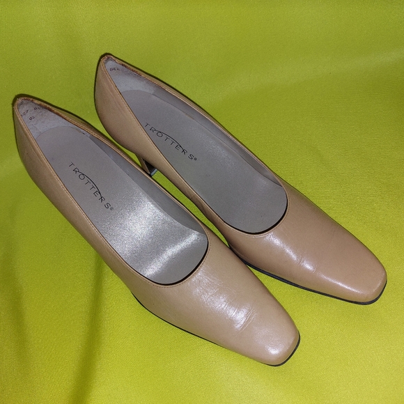 Vintage woman Shoes Beige Leather Trotters Brazil Size 7 1/2 N - Picture 2 of 4